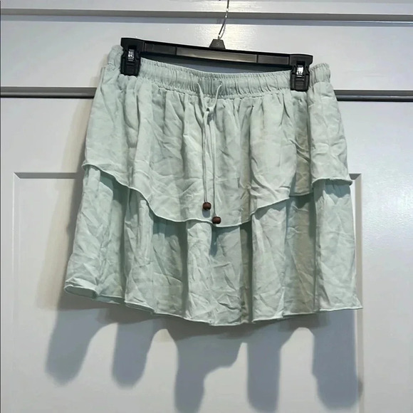Forever 21 mint green skirt. Size medium NWT! - Picture 1 of 6